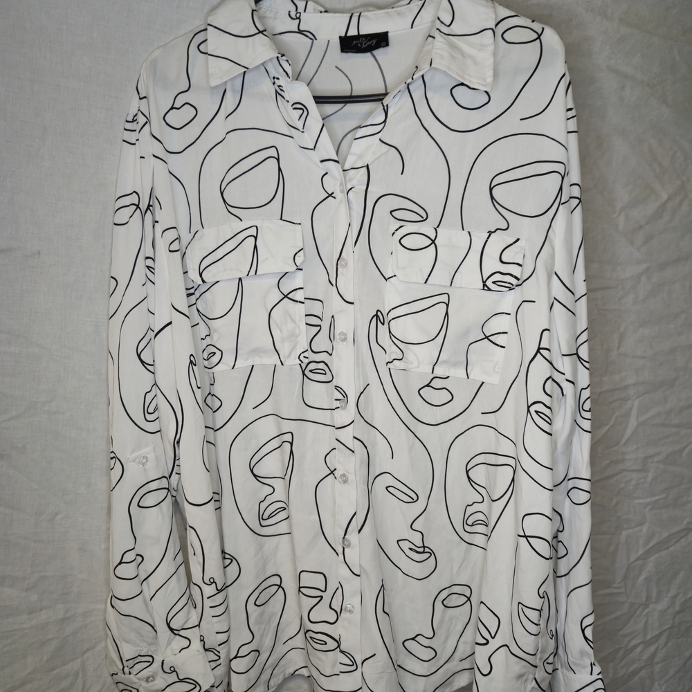 Milk and Honey Plus Size 2XL Women's Graphic Print Button Up Blouse